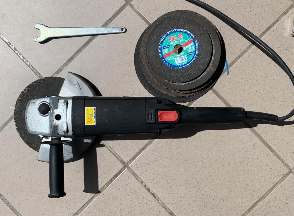 Meuleuse industriel 2300 watts AtlasCopco, Bricolage & Construction, Outillage | Meuleuses, Utilisé, Meuleuse d'angle, 1000 watts ou plus