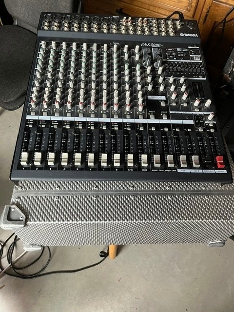 Yamaha EMX 5000, Ophalen