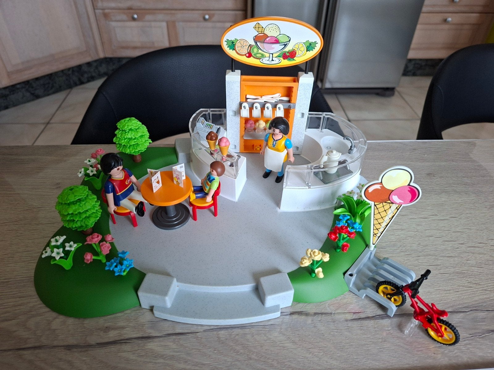 Playmobil city life superset ijssalon, Kinderen en Baby's, Speelgoed | Playmobil, Ophalen, Zo goed als nieuw, City life, Complete set