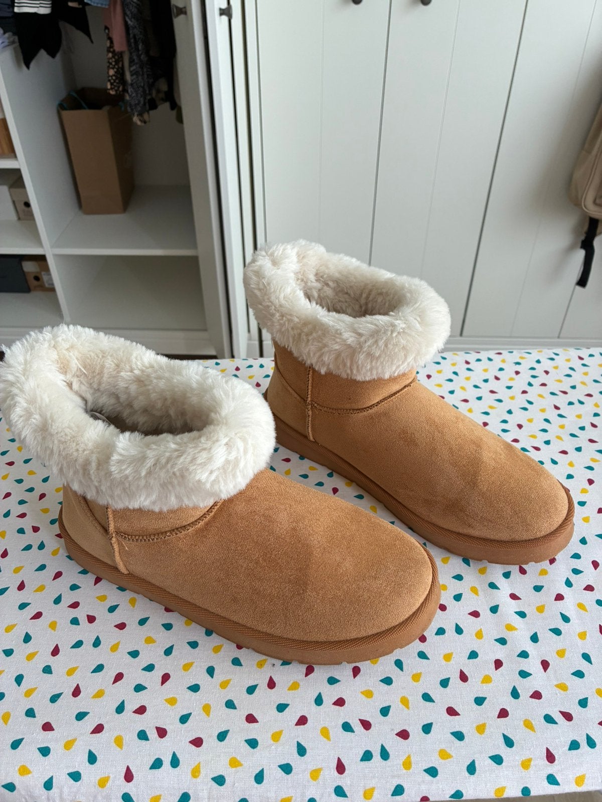 Bottines fourrures de marque c&a  portée 1 fois pointure 41, Enlèvement ou Envoi, Comme neuf