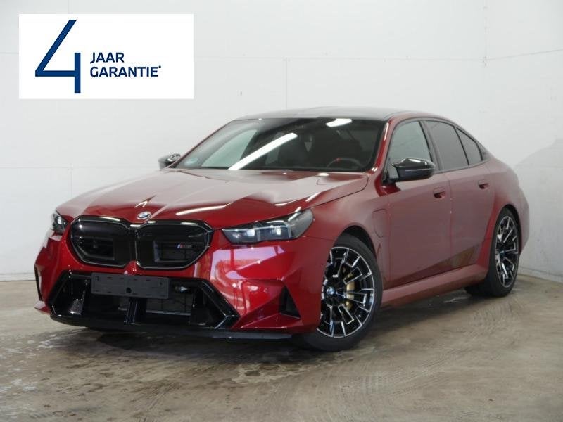 BMW Serie M M5 CARBON PACK - CERAMIC BRAKES -, Autos, BMW, Série 5, Phares directionnels, Régulateur de distance, Airbags, Air conditionné