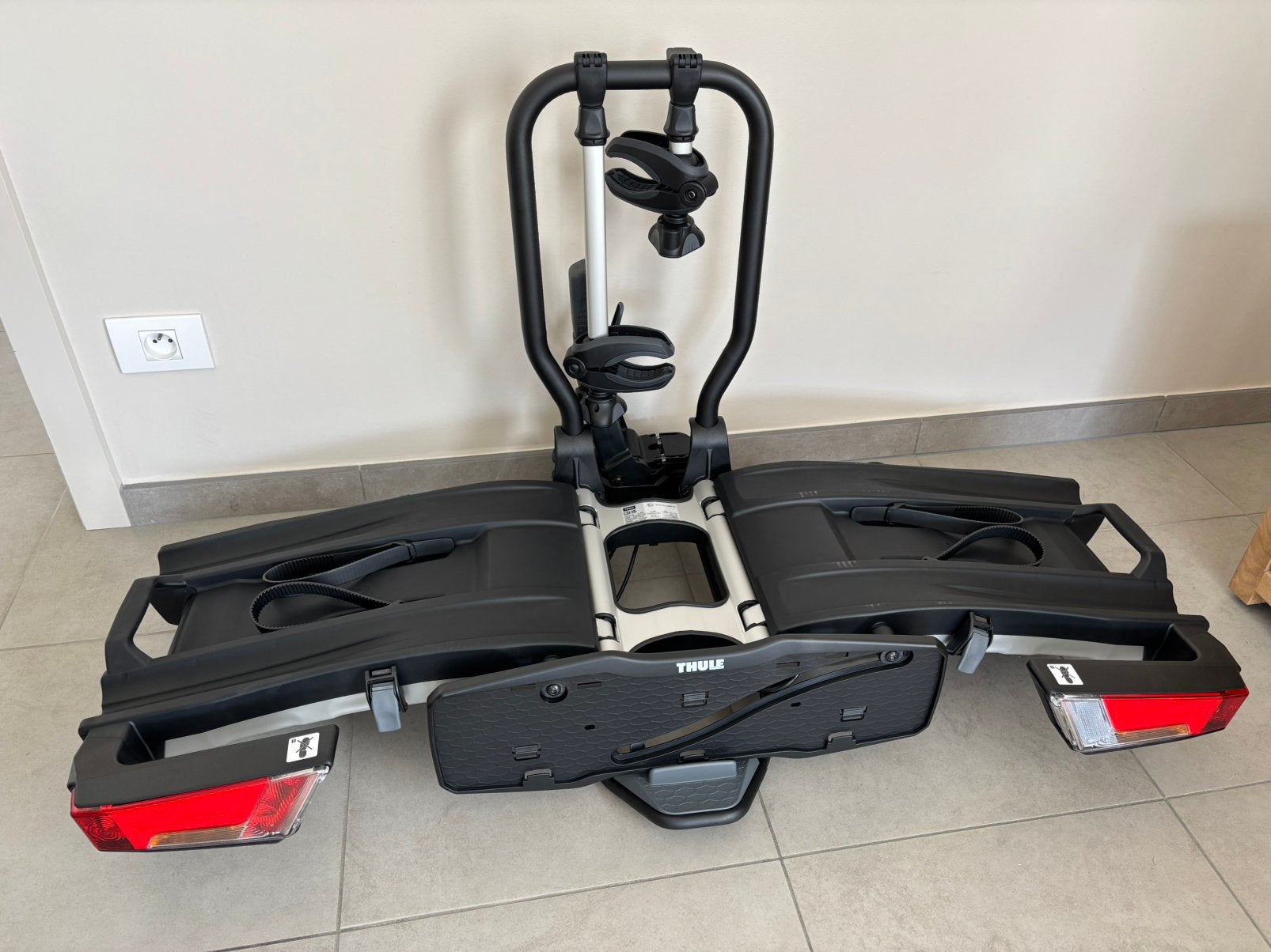 Thule fietsdrager  xt933 voor elektrische fietsen 60kg laden, Ophalen, Zo goed als nieuw, Brede banden, 2 fietsen