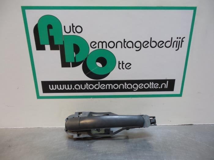 Poignée portière 2portes droite d'un Volkswagen Fox (Fox 0, Volkswagen, -, 3 mois de garantie, Utilisé