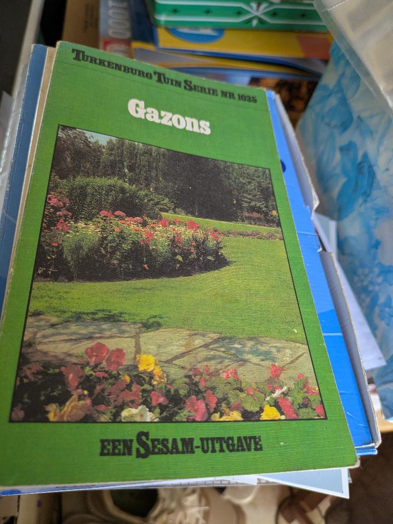 Gazons, Gelezen, Diverse auteurs, Ophalen of Verzenden, Tuinieren en Tuinplanten