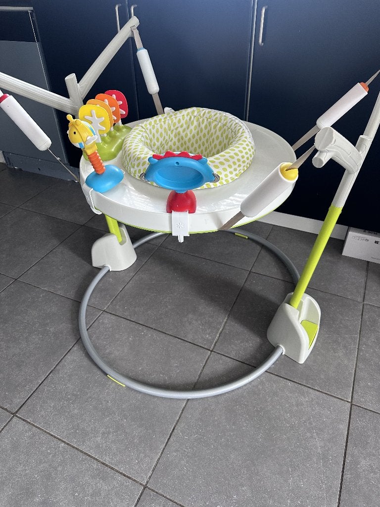 Skip hop jumper, Enfants & Bébés, Jouets | Tables de jeux, Enlèvement, Comme neuf