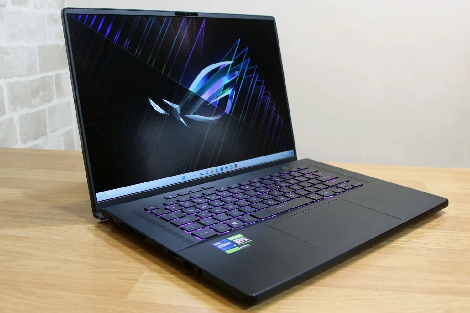 Asus ROG Zephyrus M16 – RTX 4090 | Core i9 | 32 Go DDR5, Informatique & Logiciels, Intel Core i9 13th Gen, 32 GB, 16 pouces, Comme neuf