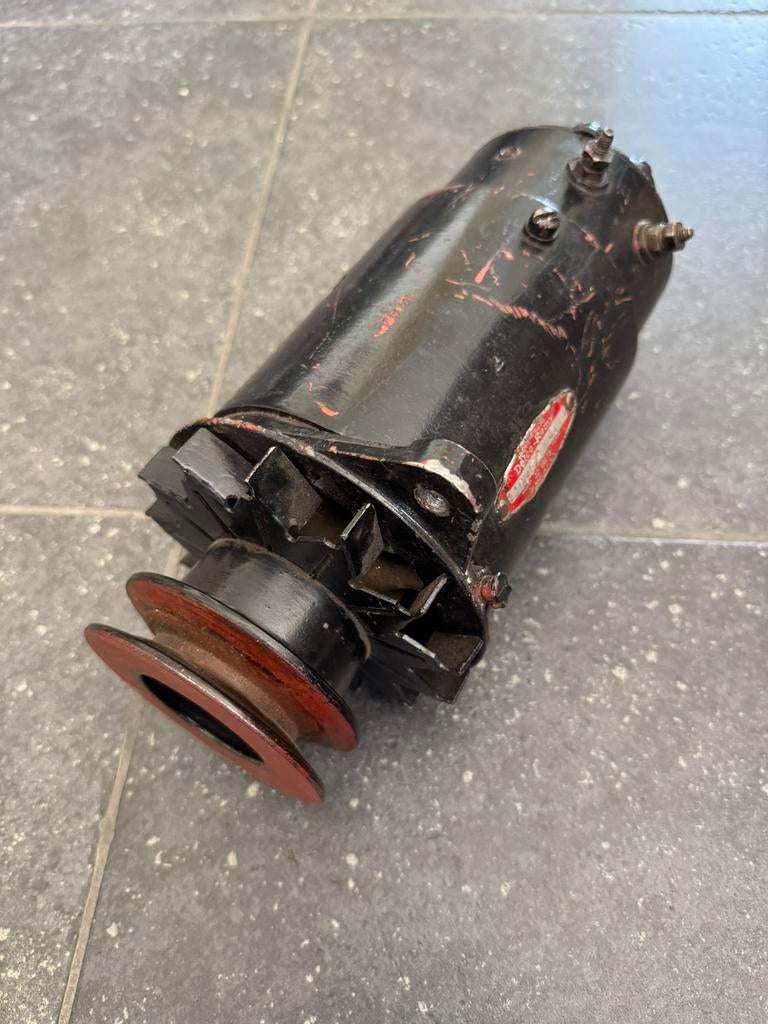 Dynamo 12 volt voor willys jeep, Ophalen of Verzenden, Jeep