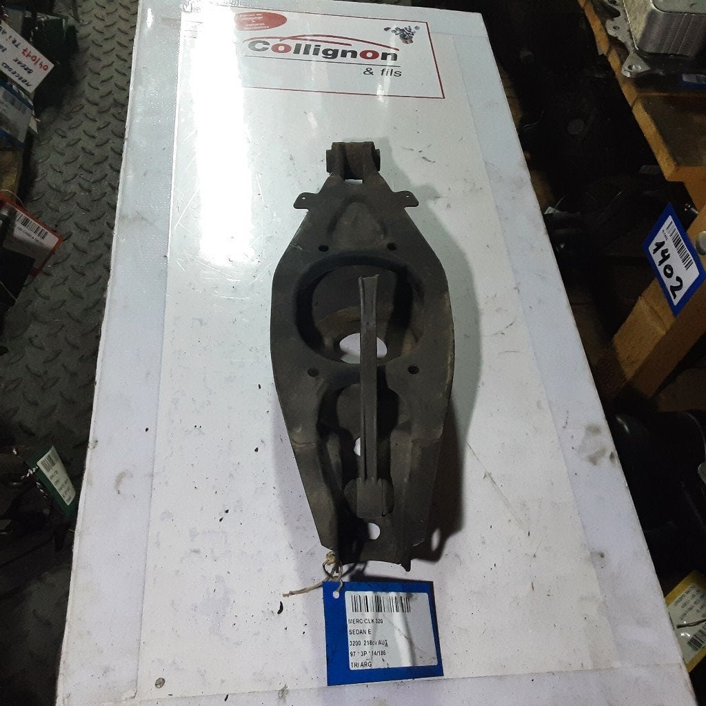 BRAS DE SUSPENSION ARRIÈRE GAUCHE CLK (R208) (A1243505), Mercedes-Benz, Mevr. I. Hauben, Utilisé, Rue de l'Espoir 34 34
4030  GRIVEGNÉE, BE