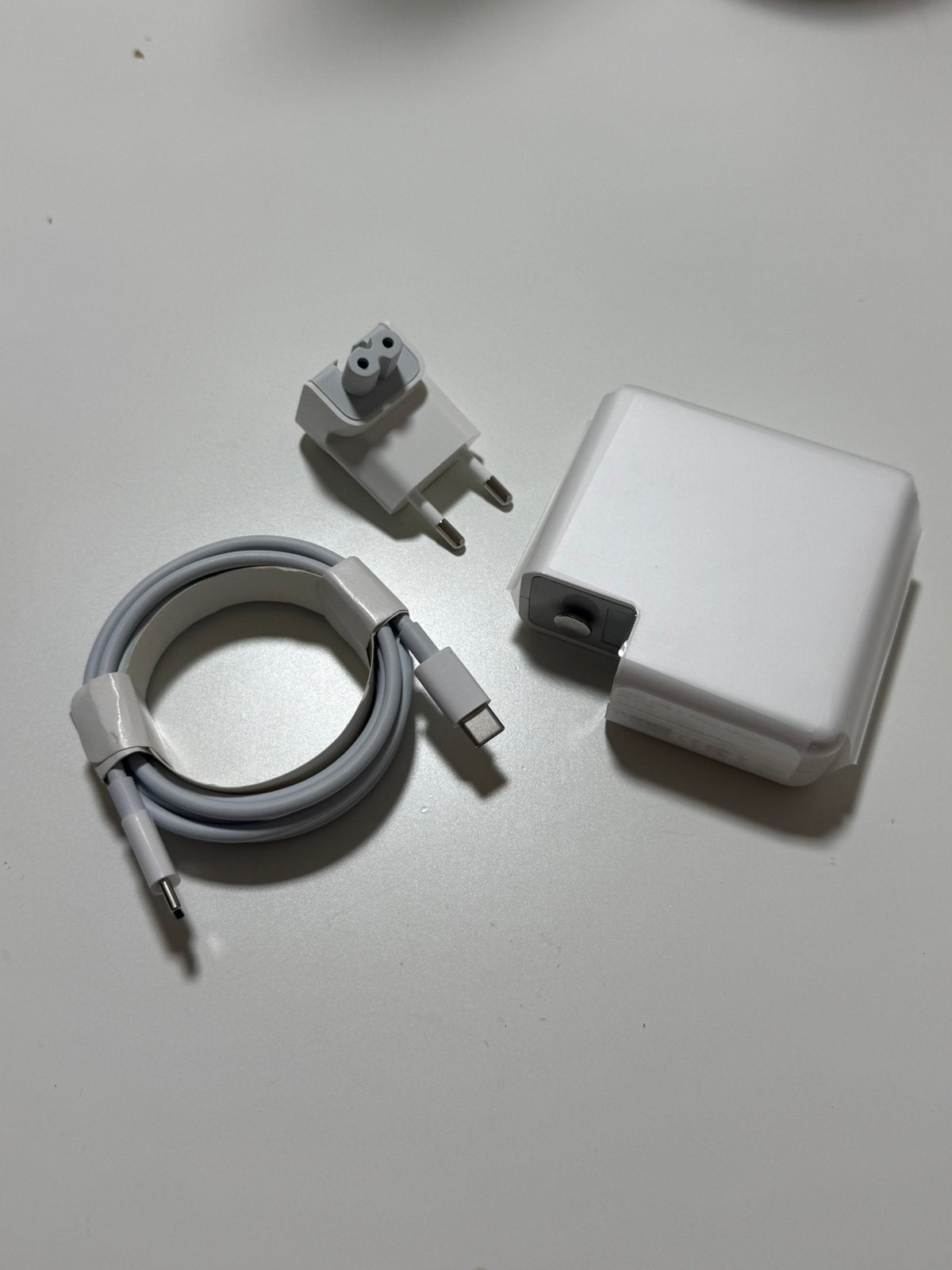 Chargeur secteur USB-C 96W + câble USB-C 2M, USB-C, Enlèvement, Comme neuf, Adaptateur