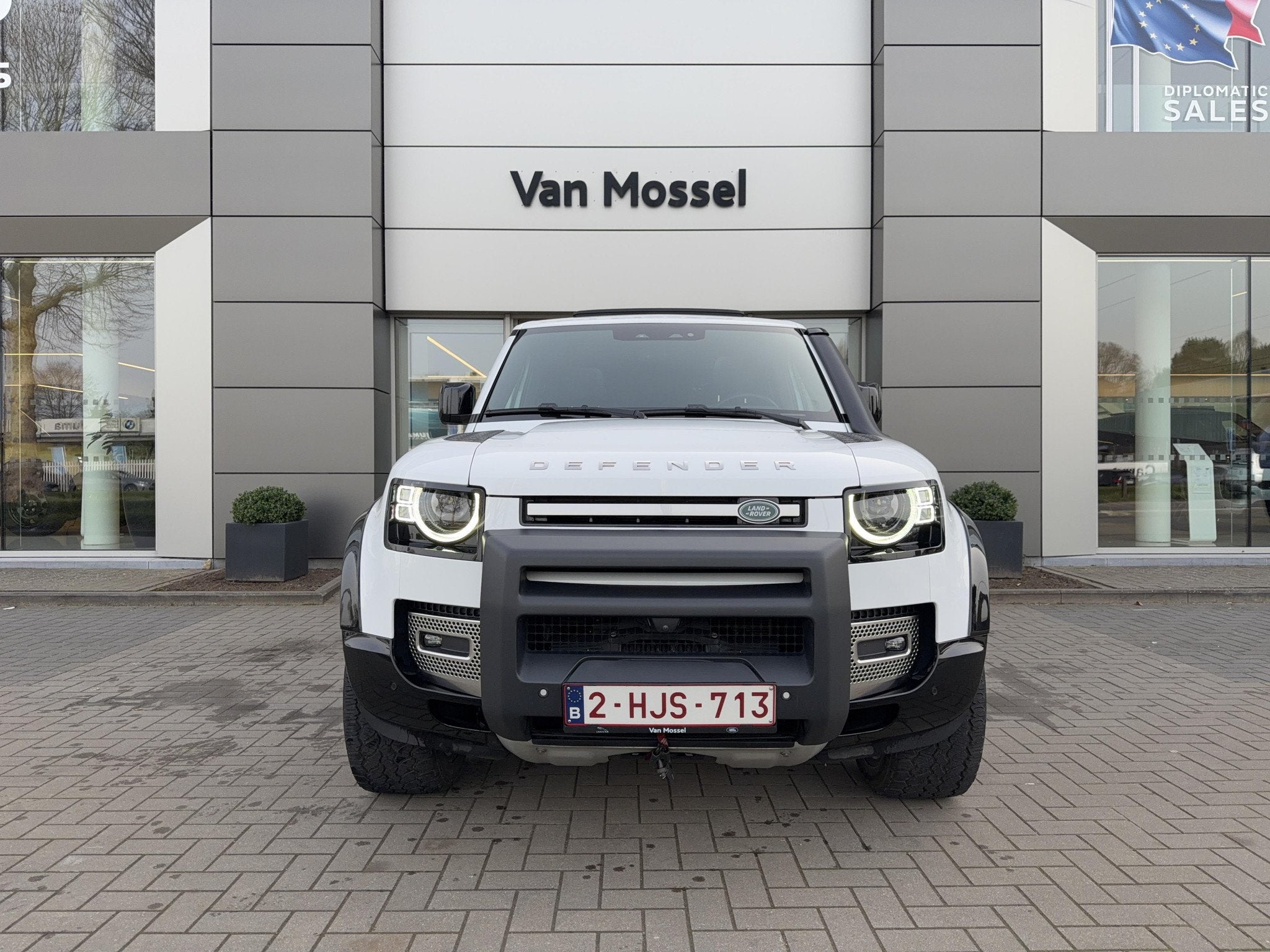Land Rover Defender 110 D250 SE AWD (bj 2025, automaat), Auto's, Automaat, Gebruikt, Wit, Leder
