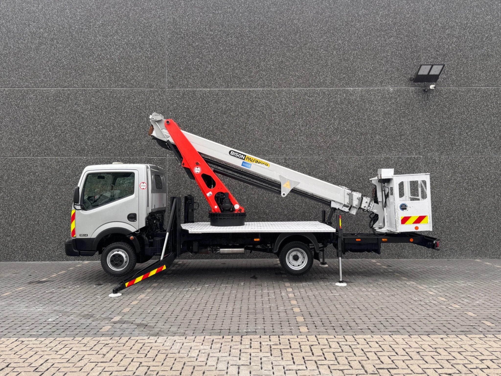 Nissan Cabstar 35.14 Palfinger PA 20 T (bj 2014), Auto's, Euro 5, Gebruikt, Overige brandstoffen, Bedrijf