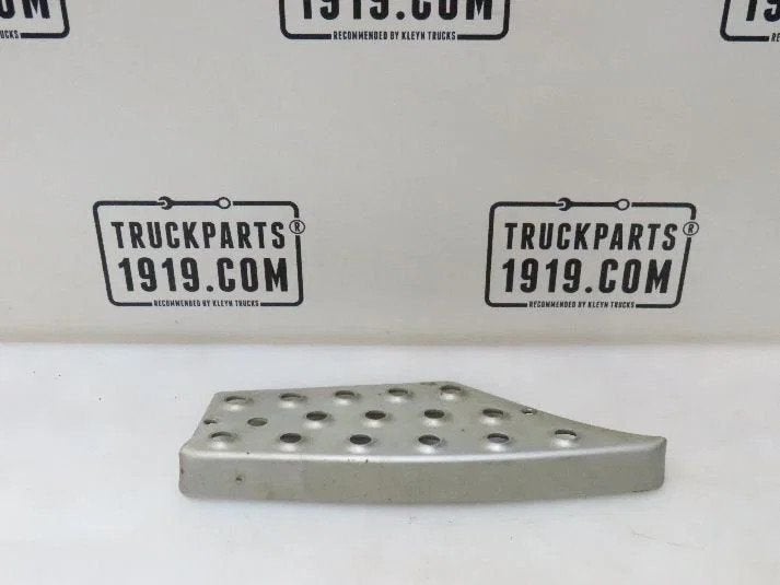 Scania 1794306 |  Opstapplaat side skirt, Autos : Pièces & Accessoires, Pièces camion, Enlèvement, Utilisé, Scania, Carrosserie et Tôlerie
