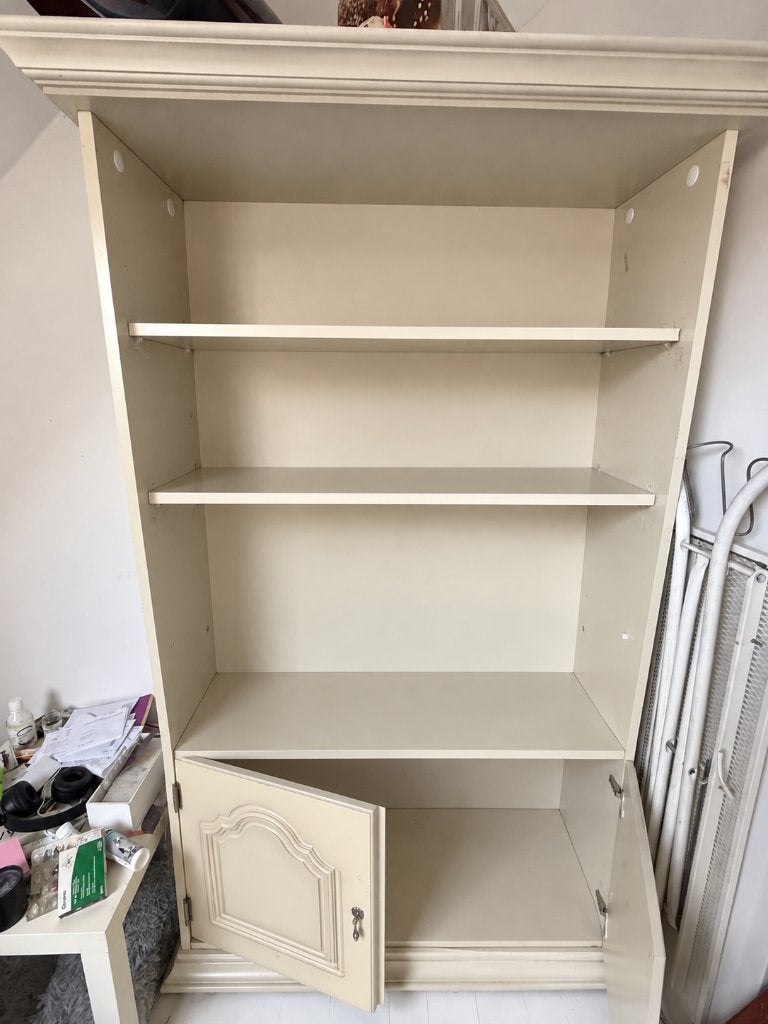 Grande armoire, 25 à 50 cm, 100 à 150 cm, Utilisé, Avec tiroir(s)