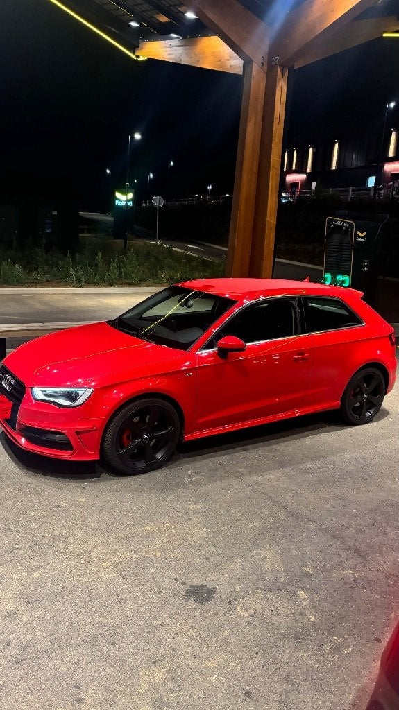 Audi A3 1.8 TFSI QUATTRO / Red Misano / S Tronic / Carplay…, Autos, Rouge, Cuir et Alcantara, Noir, Automatique