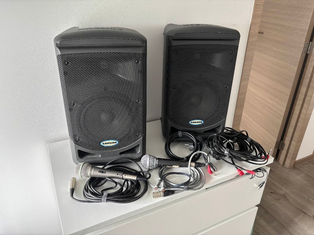 SAMSON - Baffles + Pieds + Micros XP308i, Audio, Tv en Foto, Karaoke-apparatuur, Ophalen of Verzenden, Zo goed als nieuw, Complete set