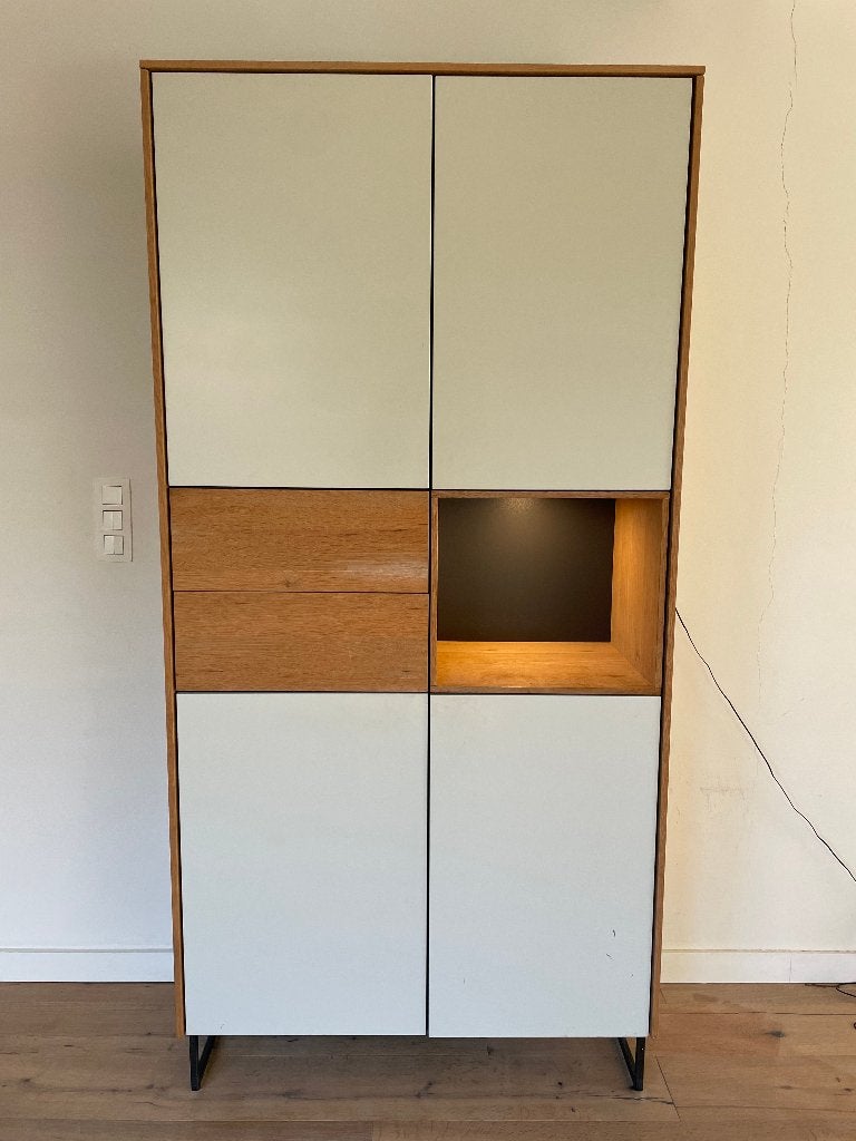 XOOON Lindfield hoge bergkast 205 cm – zo goed als nieuw, Huis en Inrichting, Ophalen, Met deur(en), 100 tot 150 cm, 200 cm of meer