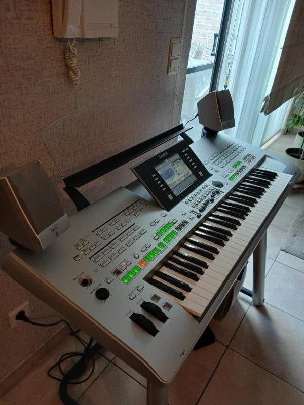 Tyros 3, Ophalen, Yamaha, Midi-aansluiting, 61 toetsen