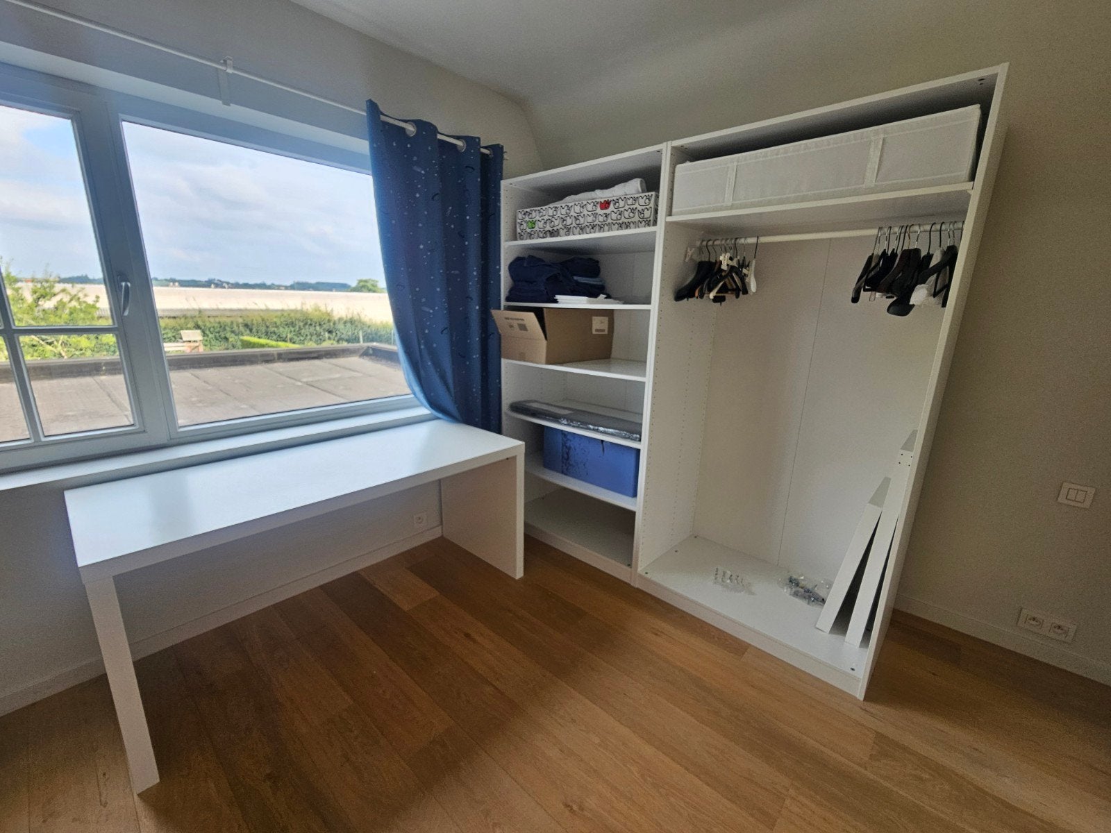 kleerkast met planken en 1 hangkast met rail en plank Ikea, Enlèvement, Comme neuf, Modern klassiek tijdloos, Avec tablette(s)