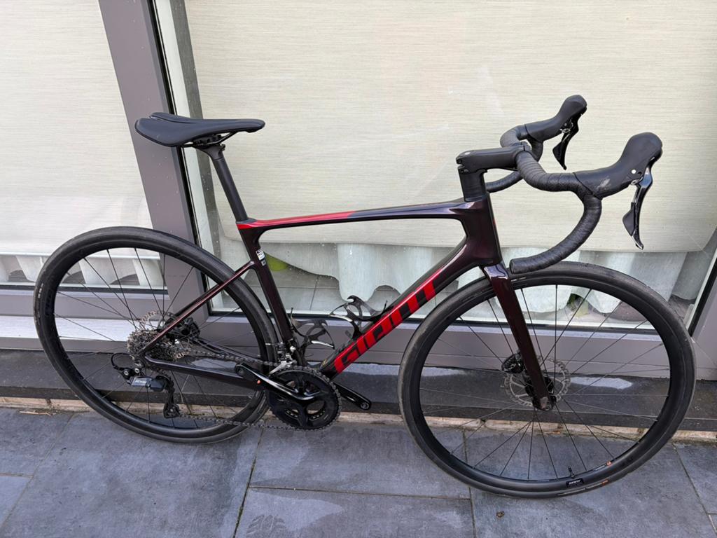 Giant Defy Advance 2 , M, 2025, Fietsen en Brommers, Fietsen | Racefietsen, Ophalen of Verzenden, Zo goed als nieuw, Carbon, Giant