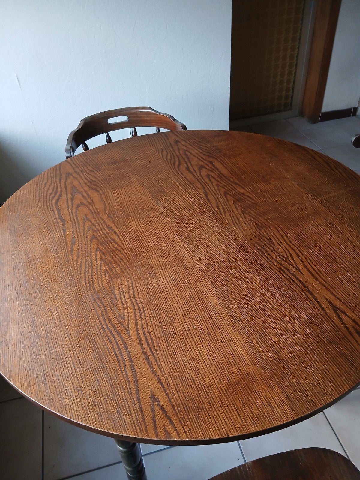 ronde keukentafel, Enlèvement
