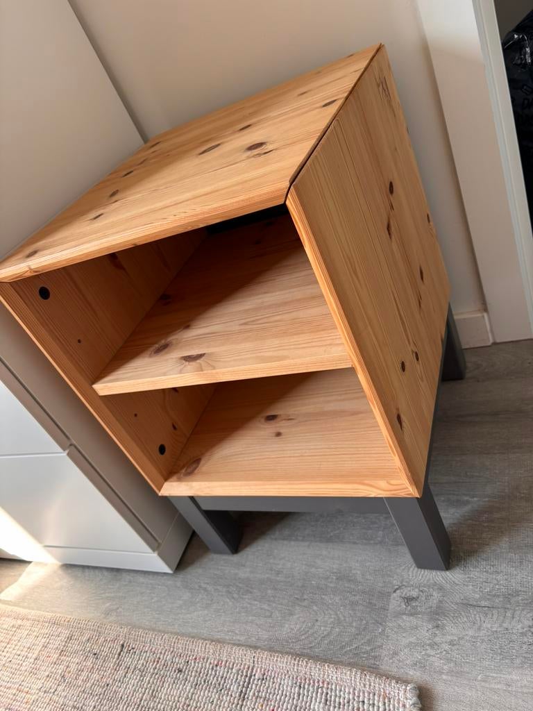 Ikea nachttafeltje, Huis en Inrichting, Slaapkamer | Nachtkastjes, Ophalen, Zo goed als nieuw, Hout