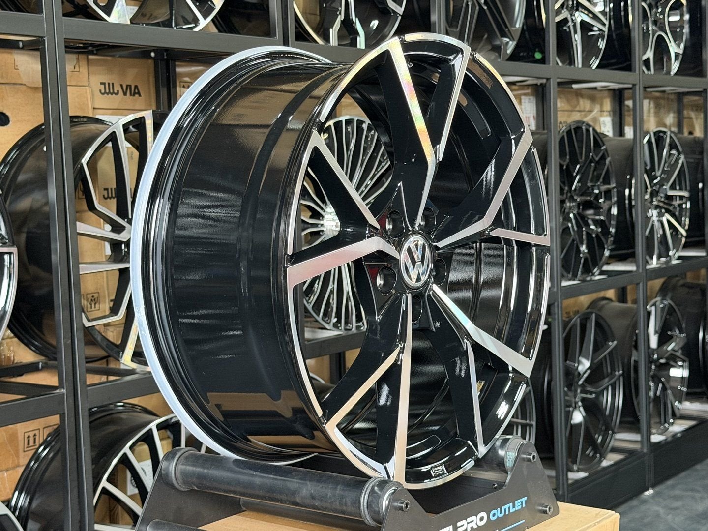19'' ESTORIL R look velgen 5X112 Golf 7 8 8.5 T-ROC R-LOGO, Autos : Pièces & Accessoires, Neuf, Véhicule de tourisme, -, -
