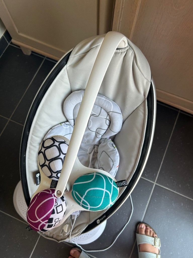 Mamaroo 4 Moms, Enfants & Bébés, Relax bébé, Comme neuf, Siège de balançoire, Autres marques, Avec ceinture(s), Enlèvement