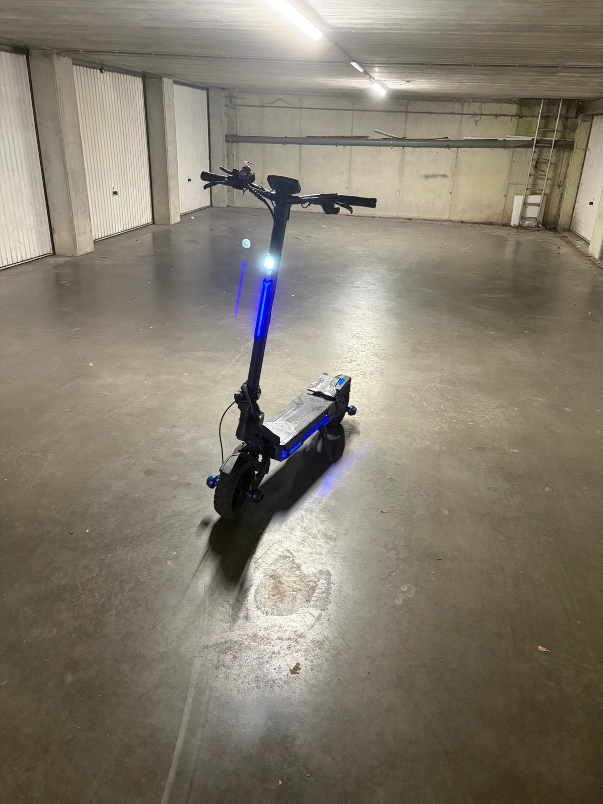 Ausom DT2 Pro (CUSTOM), Fietsen en Brommers, Steps, Zo goed als nieuw, Ophalen of Verzenden