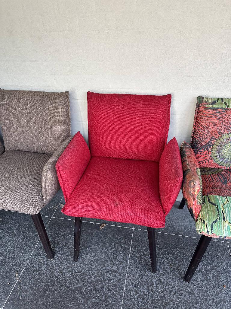 Comfortabele stoelen, Huis en Inrichting, Stoelen, Gebruikt, Vijf, Zes of meer stoelen, Hout, Stof, Rood, Ophalen