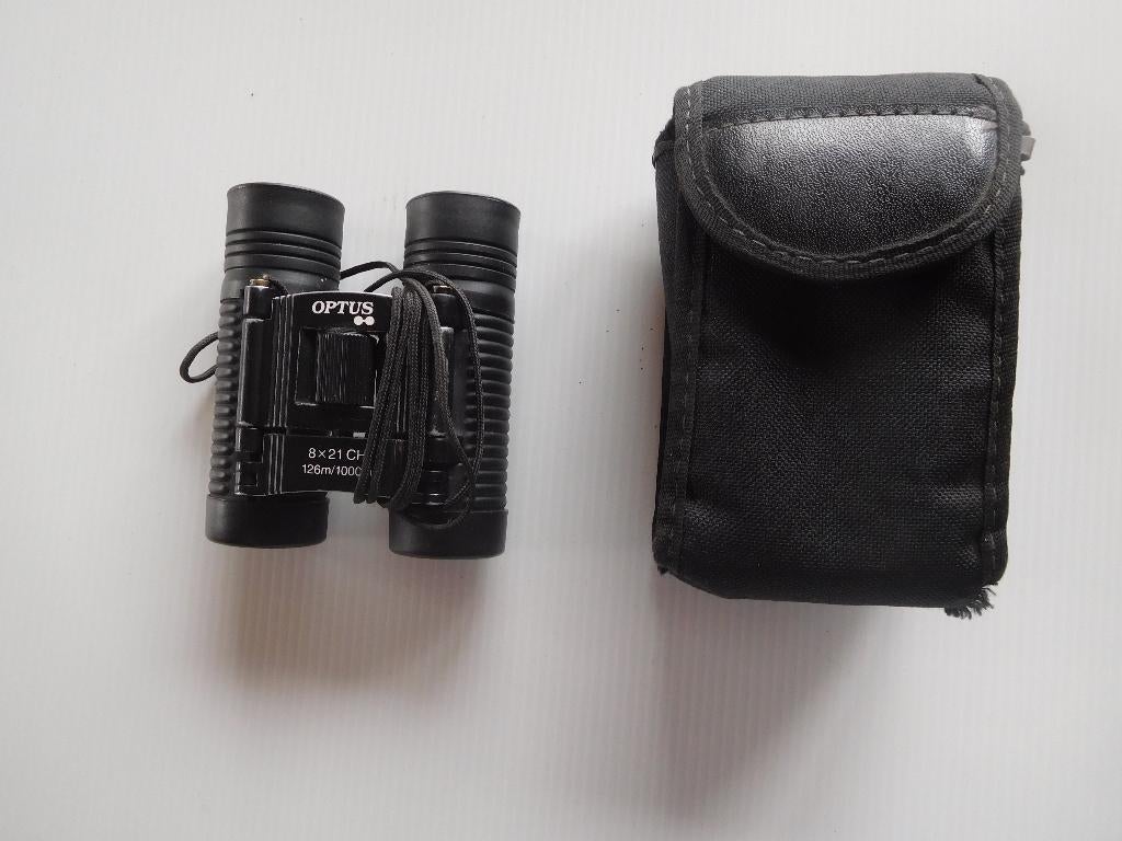 Compacte verrekijker voor wandelen, Ophalen of Verzenden, Zo goed als nieuw, 8 tot 12x, Met hoes of tas