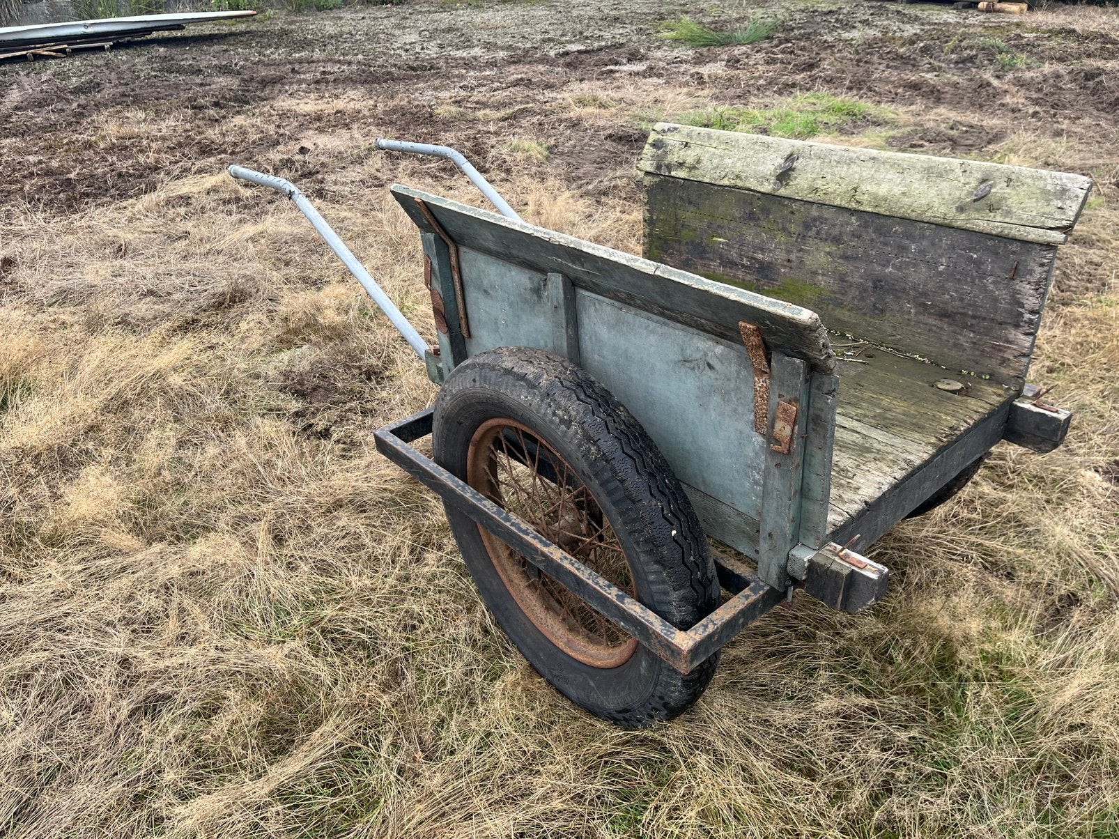 Oude kar / kruiwagen, Ophalen