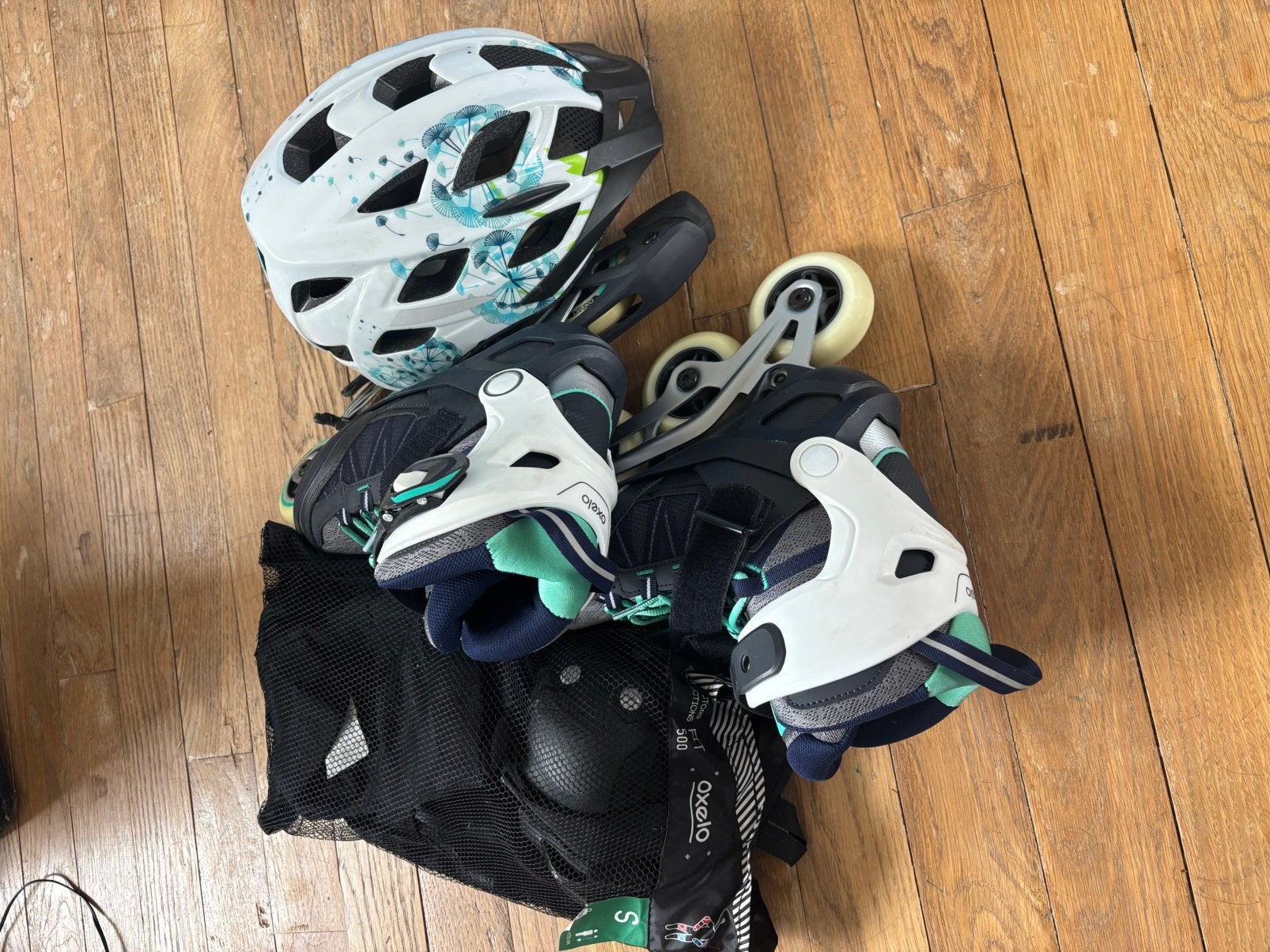 Patins a roulletes alignees, Sports & Fitness, Enlèvement, Comme neuf, Protection