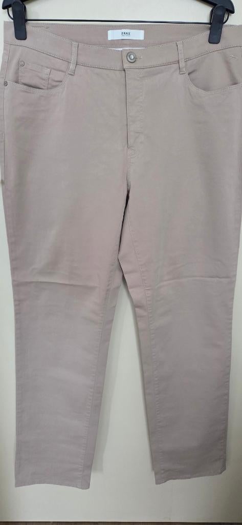 Pantalon beige de la marque BRAX jamais porté, Vêtements | Femmes, Taille 42/44 (L), Enlèvement ou Envoi, Brax, Beige
