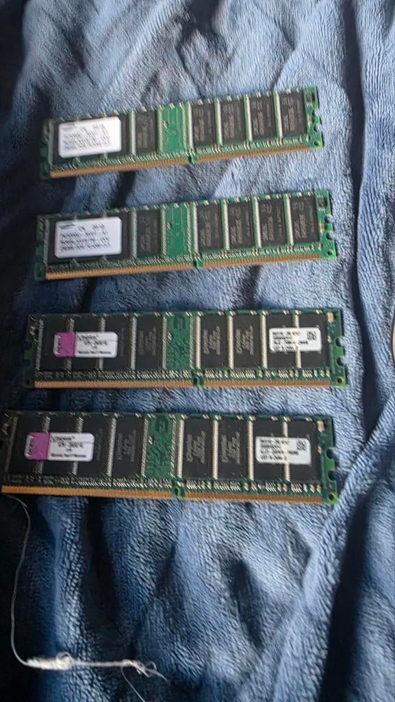 Mémoires RAM PC fixe 4 Go DDR3 (dont aussi RAM Serveur) HP &, DDR3, Serveur, Enlèvement, Utilisé