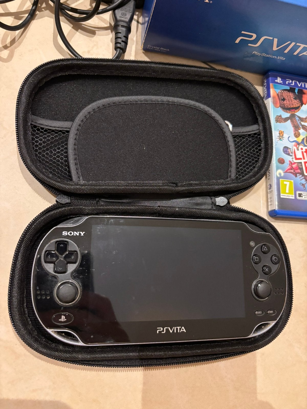 Ps vita oled + carte memoire 16 + 5 jeux, Enlèvement, Comme neuf