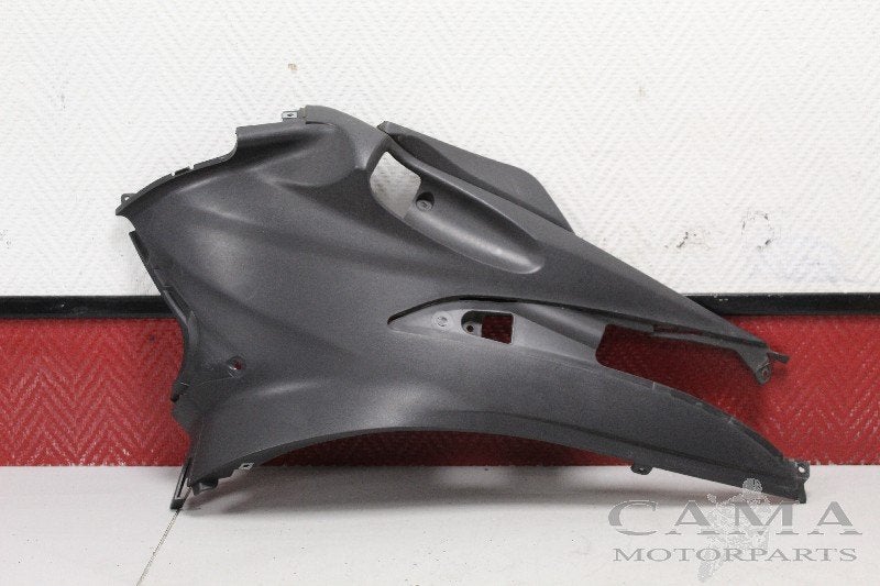 AFDEKKAP FRAME RECHTS UX 150 Sixteen (UX150) (47121-20H00), Motoren, Onderdelen | Suzuki, Gebruikt