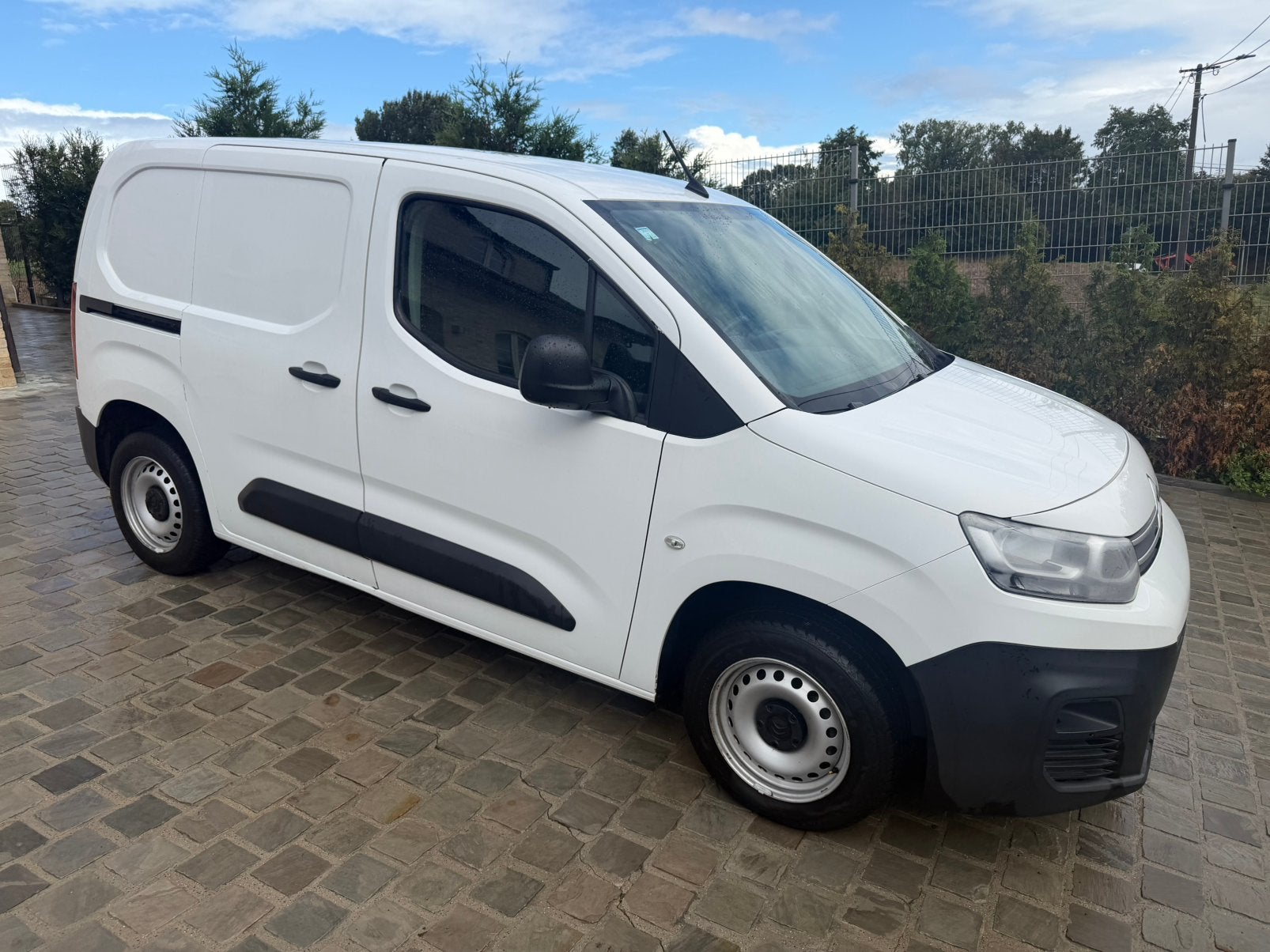 Citroen berlingo, Euro 6, Boîte manuelle, Noir, 5 portes