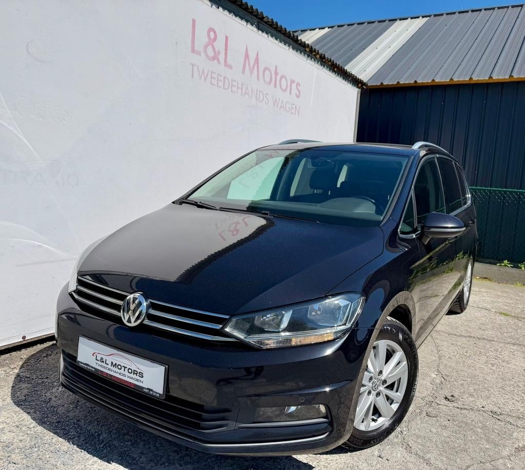 Volkswagen Touran 1.5TSI  7Plaats Highline 12Maand Garantie, Auto's, Monovolume, 1498 cc, 4 cilinders, Alcantara
