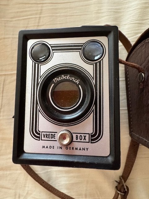 Appareil photo Vrede Box 1950 + étui en cuir/parfait état, Enlèvement ou Envoi