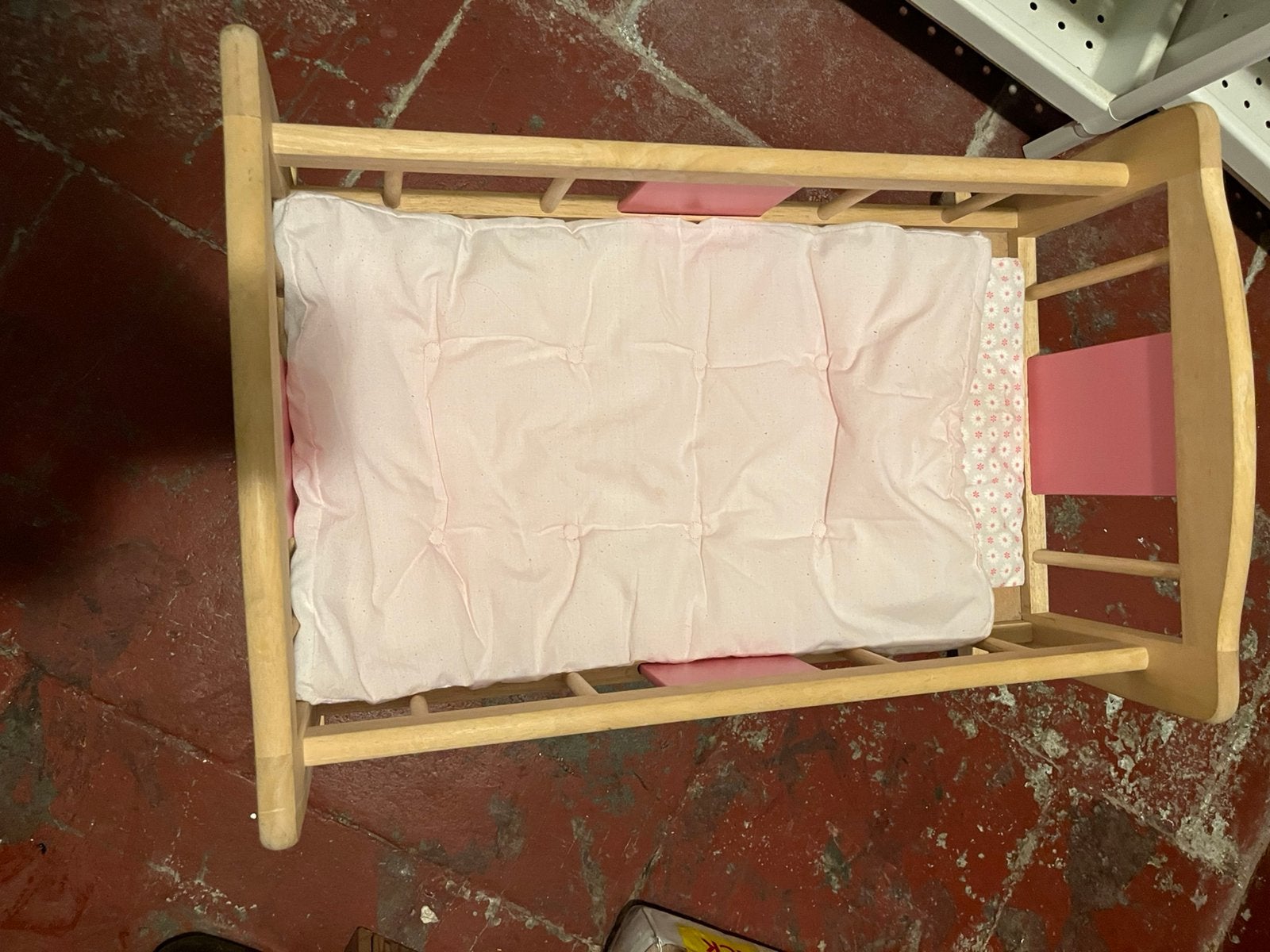 Houten poppenbed, Ophalen, Zo goed als nieuw