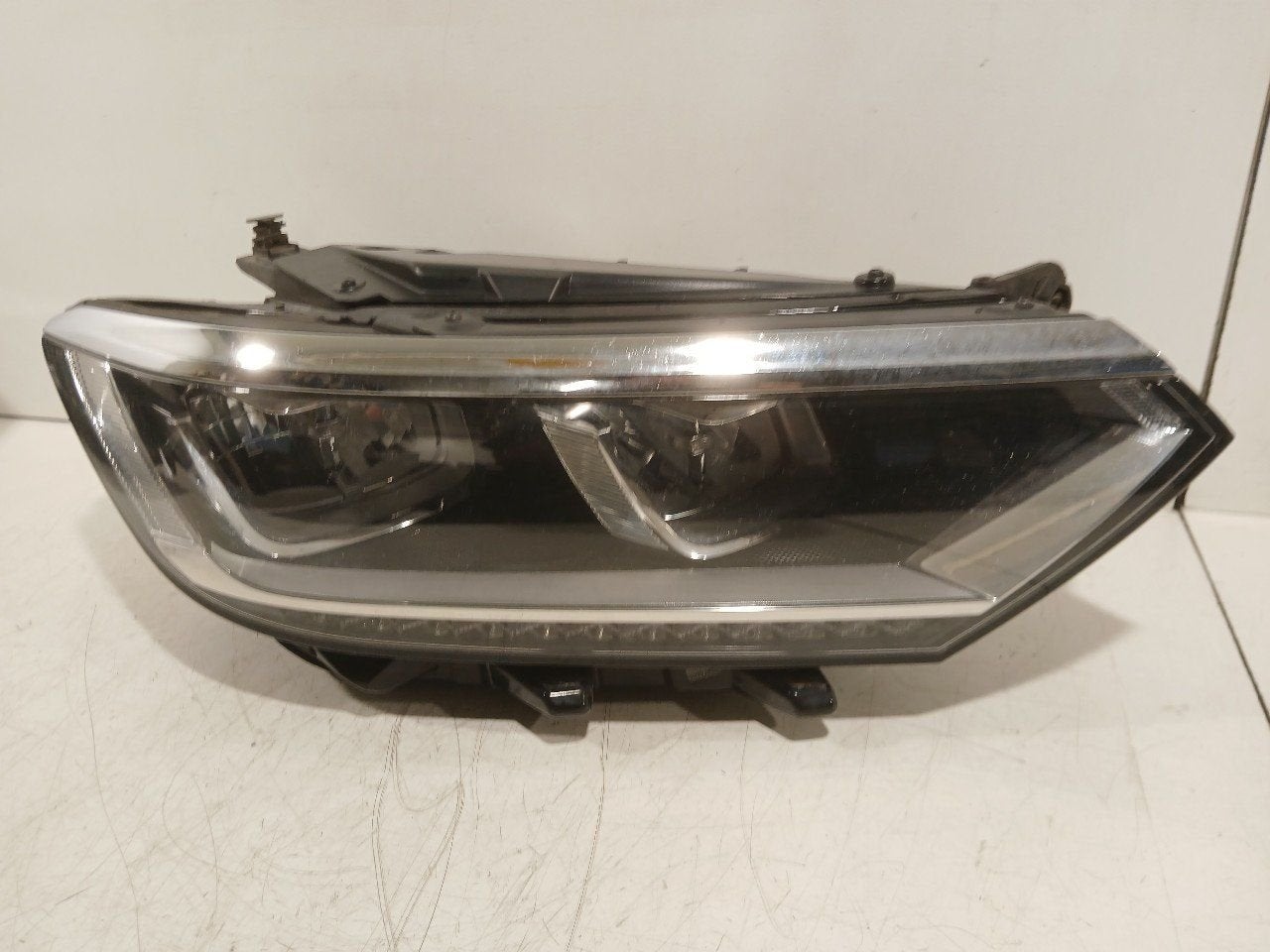 Koplamp rechts Volkswagen Passat, Onderdelen@venauto.nl, Van der Ven Autorecycling B.V., Gebruikt, Ettenseweg 76, 4706 PB Roosendaal, The Netherlands