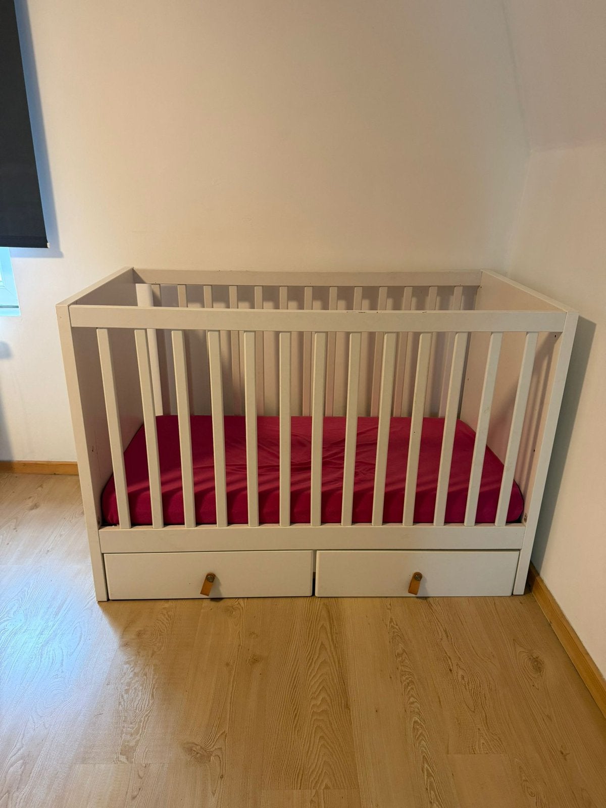Stevig babybedje met opbergruimte, Enlèvement, Comme neuf