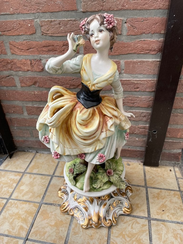 Beeld ballerina, Ophalen