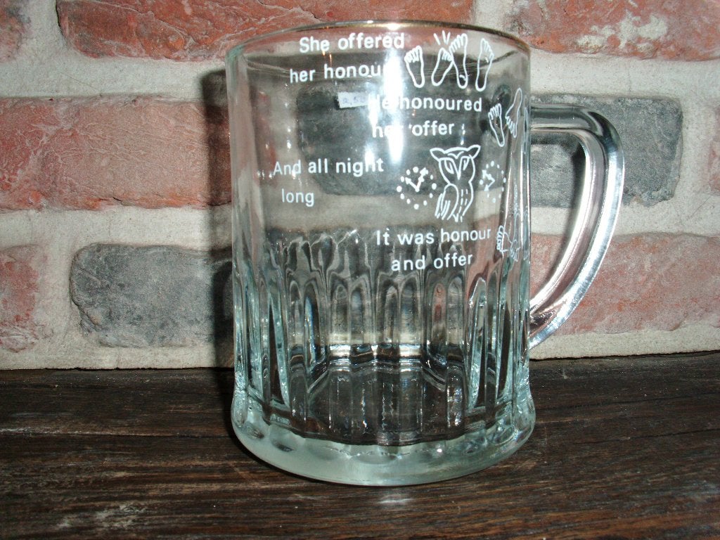 Ondeugende glazen bierpul beker bierglas 12x9,5, Verzamelen, Ophalen, Zo goed als nieuw, Bierglas