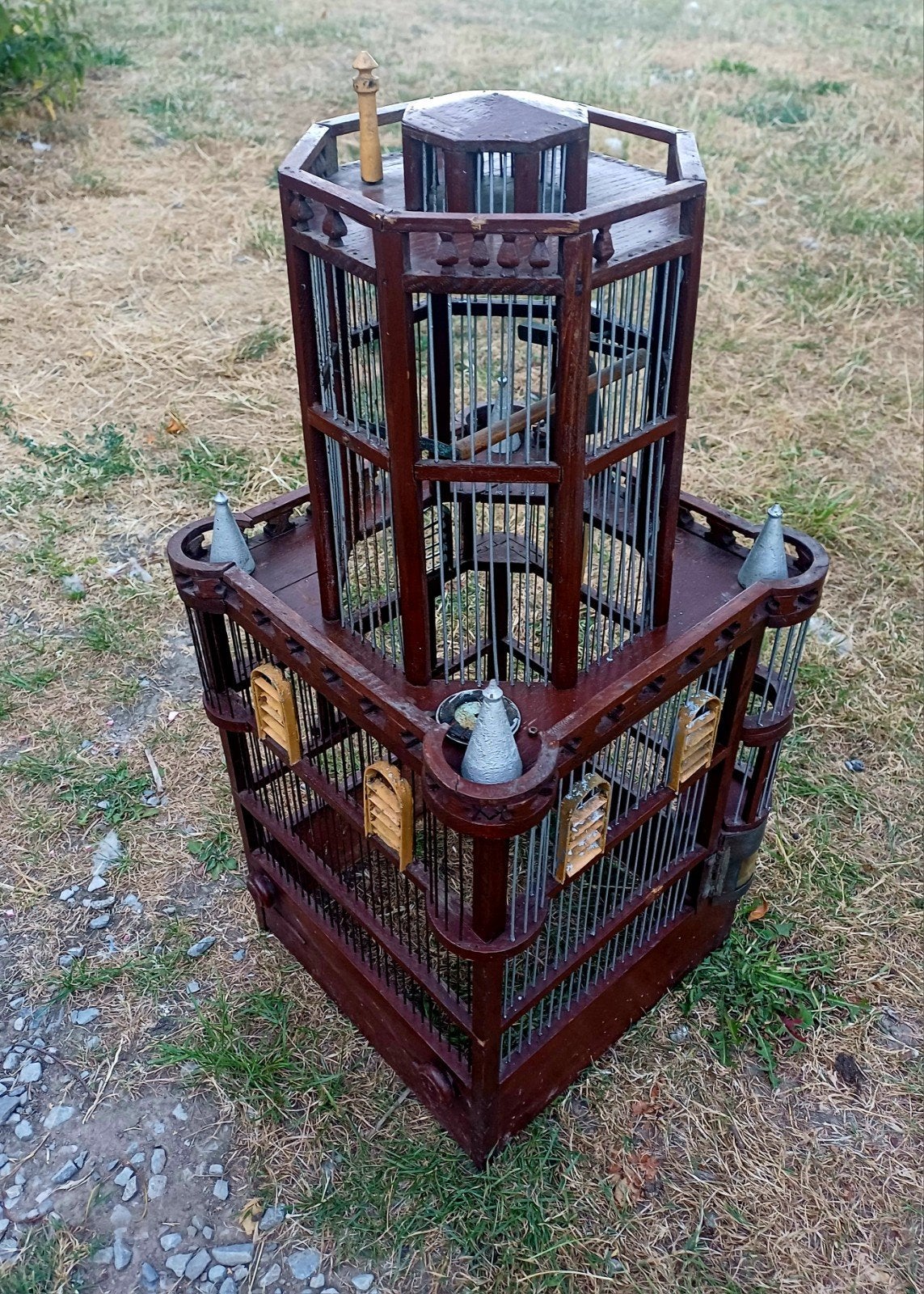 cage a oiseaux cathédrale, Enlèvement