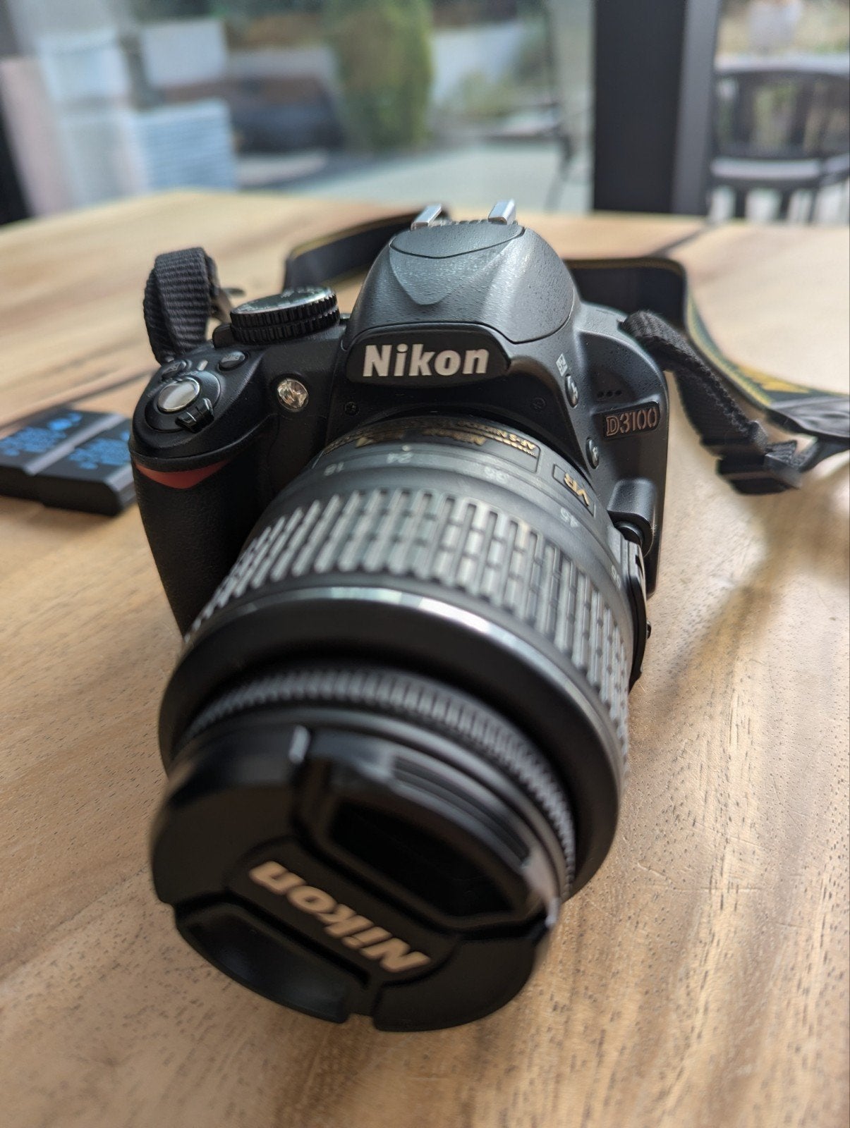 Nikon d3100 2 lenzen, 3 batterijen, lader, 2 zonnekappen,..., TV, Hi-fi & Vidéo, Appareils photo numériques, Enlèvement, Reflex miroir