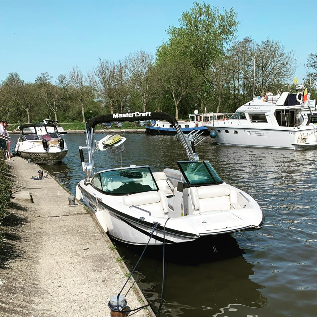 Mastercraft x25, Binnenboordmotor, Zo goed als nieuw, Polyester, Benzine