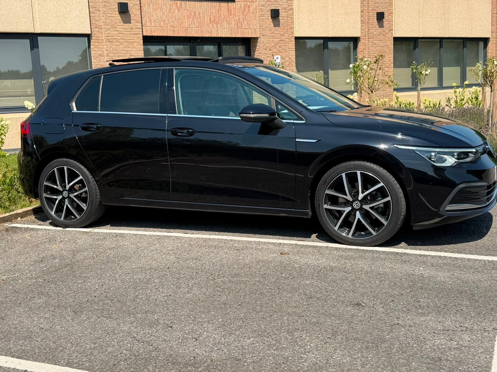 Vw golf 8 panoramique, Autos, Volkswagen, Achat, Euro 6, Entreprise, Carnet d'entretien