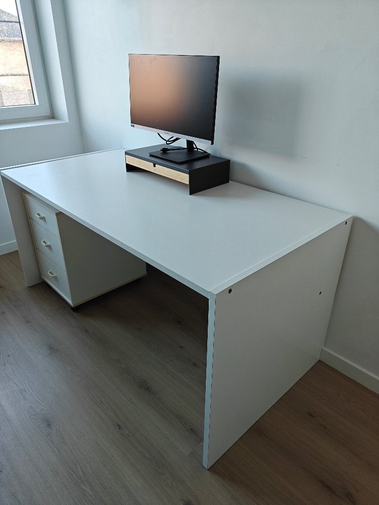 wit bureautafel 145cm x 75cm, Maison & Meubles, Autres matériaux, Enlèvement, Utilisé, IKEA
