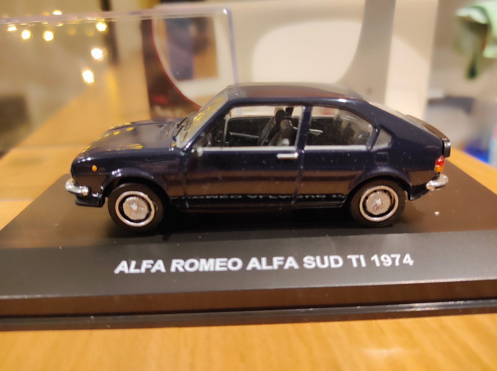 Alfa Romeo Alfasud TI bleu 1974 1:43 dans son emballage d'or, Enlèvement ou Envoi